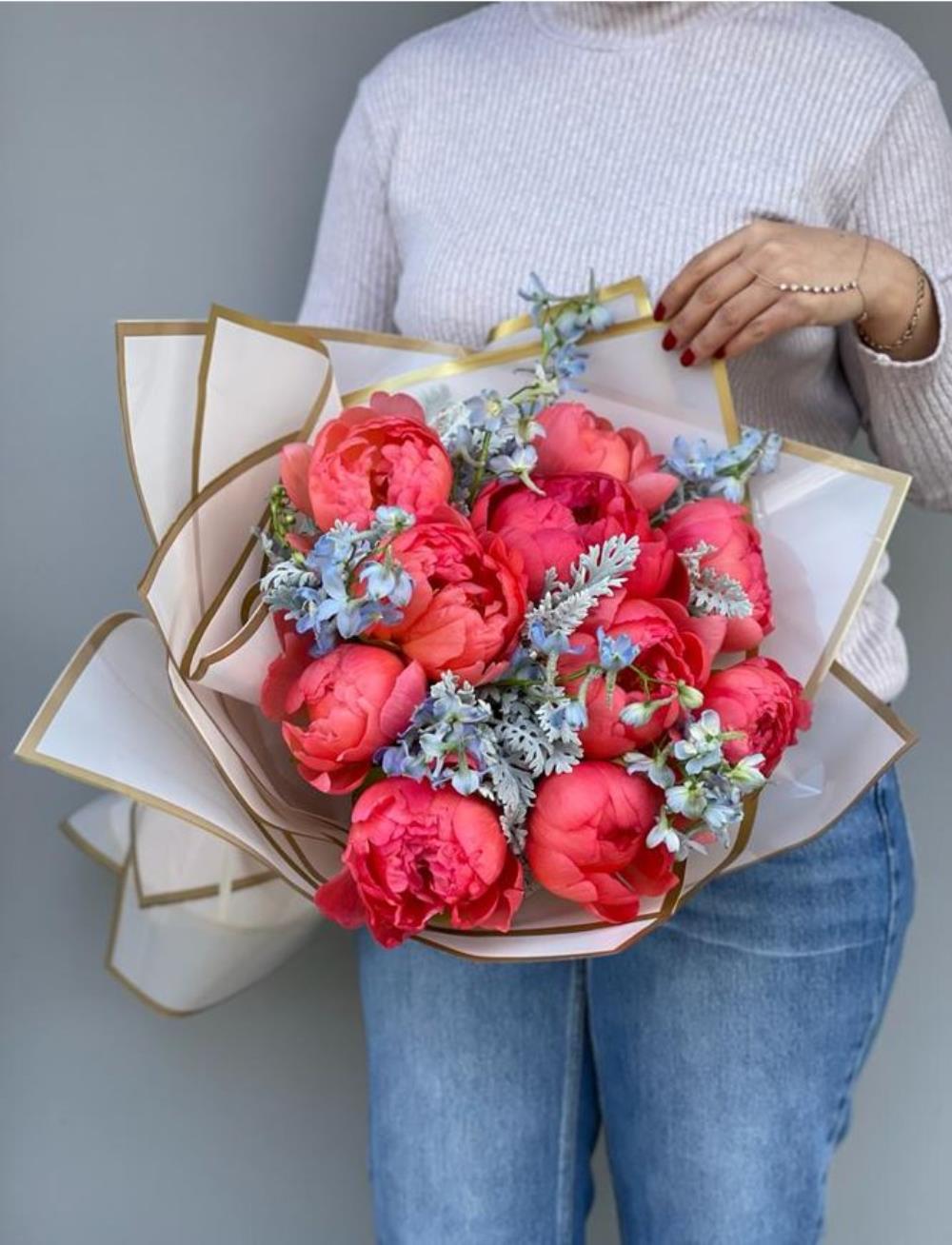 Coral Charm Şakayık Buketi 
